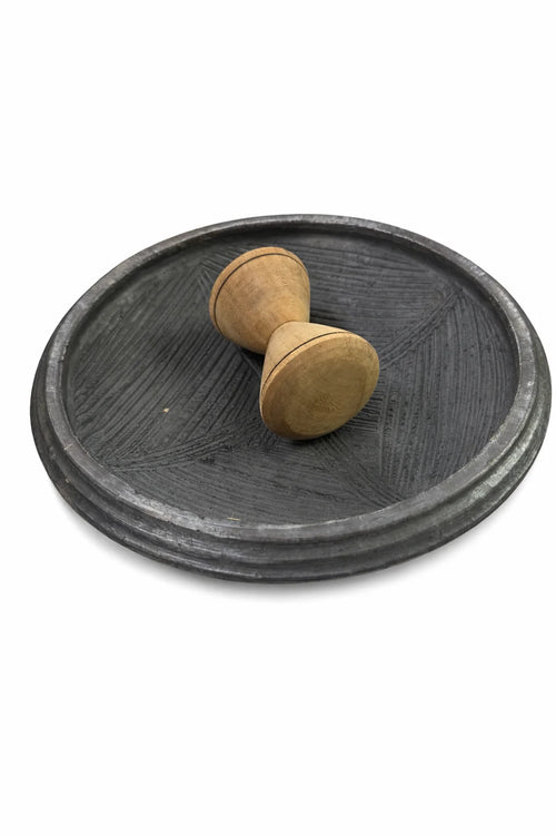 Asanka (Traditional Ghanaian Grinding Bowl) with Eta